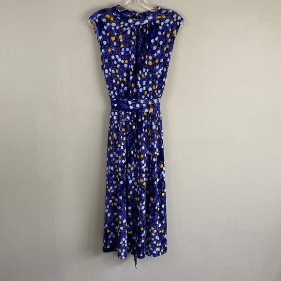 Leota Mindy Shirred Midi Dress In Woodberry Size Large - Picture 2 of 15